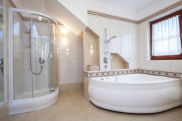 Oversized Bathtub Installation in Sun City Center