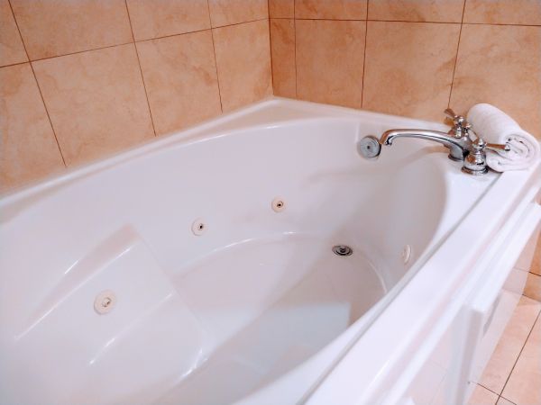 Acrylic Tub Installation in Sun City Center